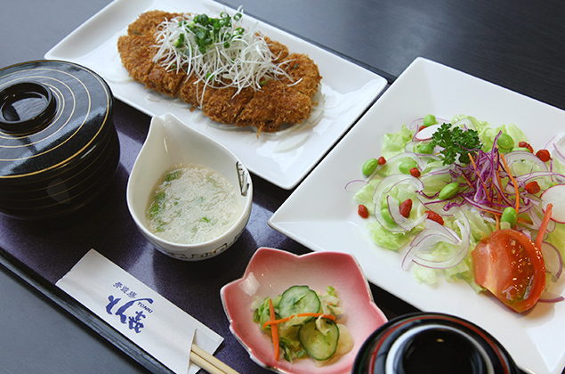 美味しい薬膳ファイトケミカルかつ御膳で疲労回復。